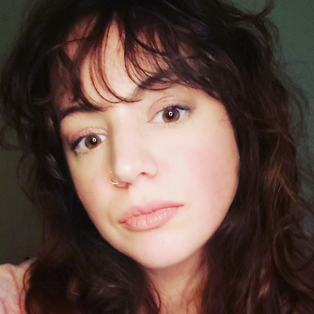 Meet your posher, Gabby